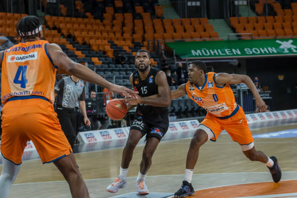 足球的强大 足球的强大