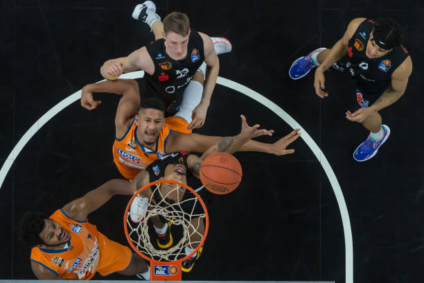 协作而闻名 协作而闻名